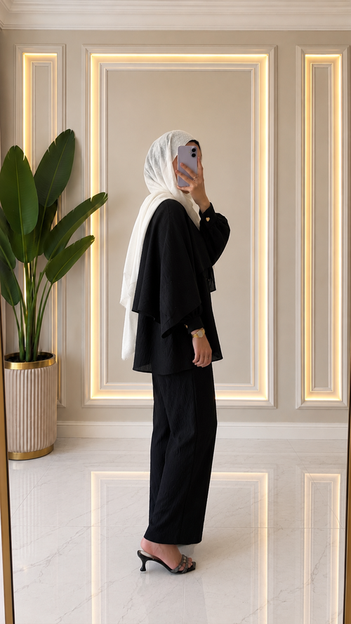 Mila pelerin detaylı siyah pullu ikili takım